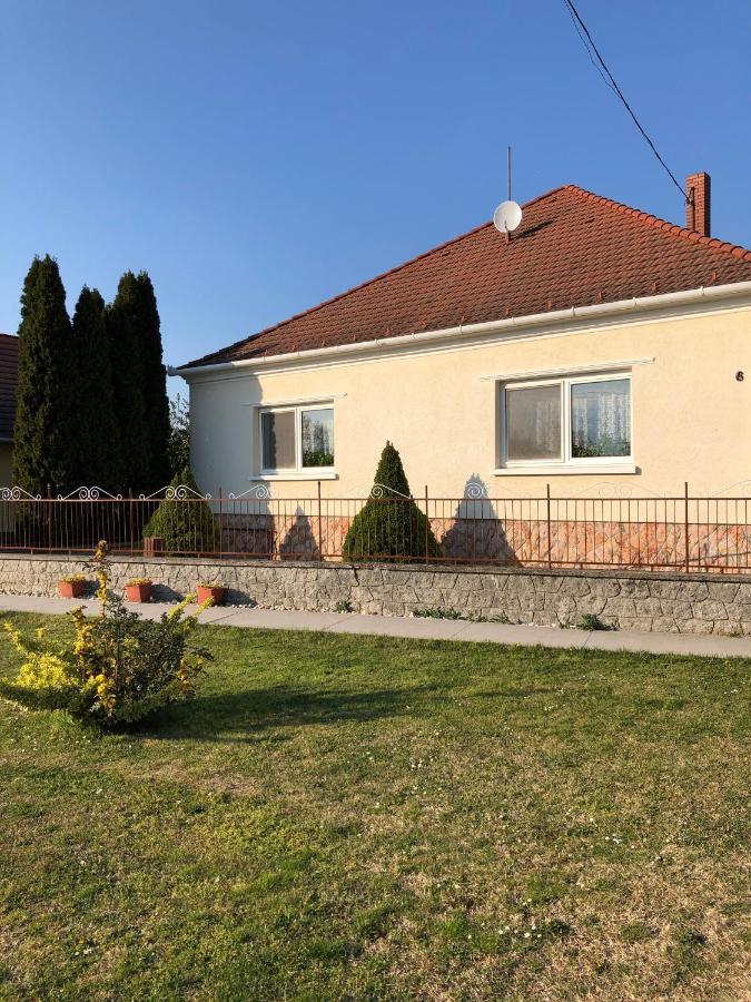 Apartmán Elvira Vendeghaz Kisbodak Exteriér fotografie