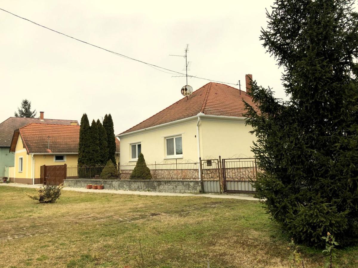 Apartmán Elvira Vendeghaz Kisbodak Exteriér fotografie